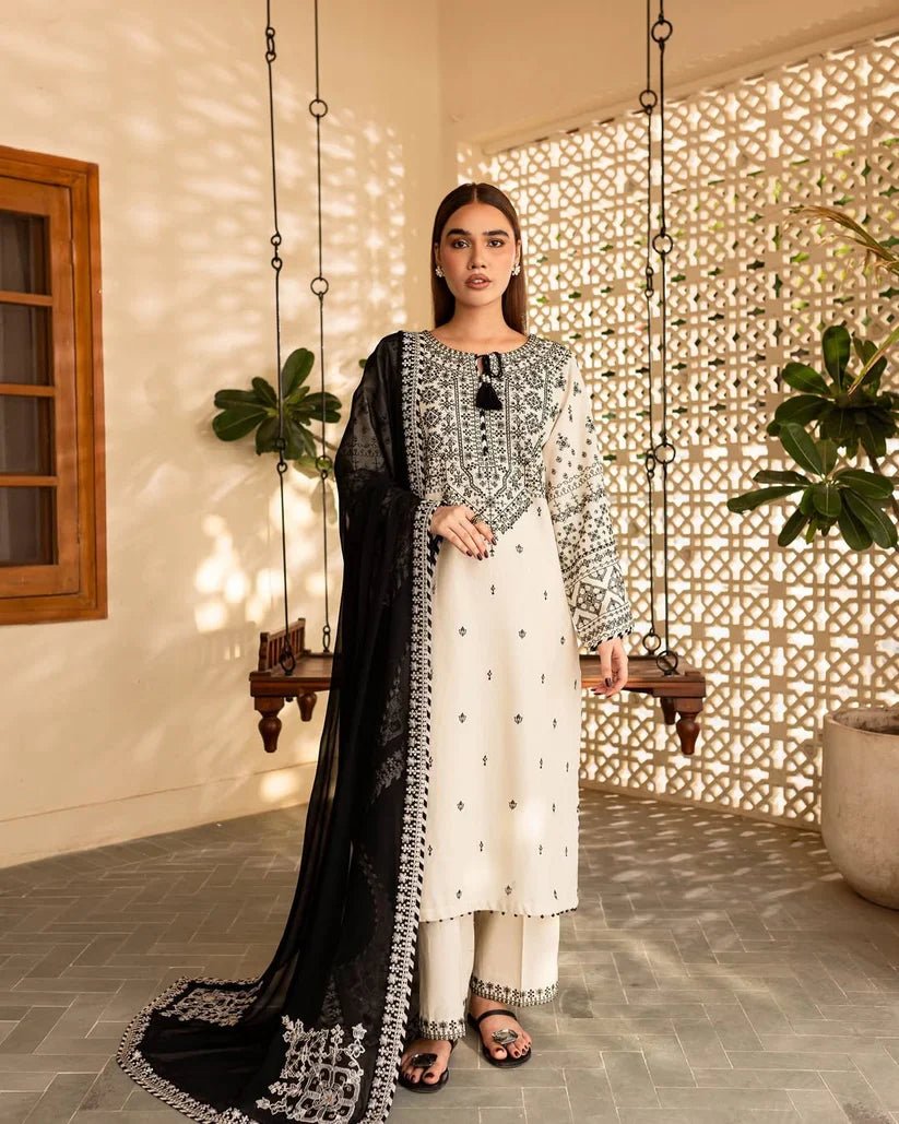 AAINA EMBROIDED 3 PC - Noor - e - Ujala