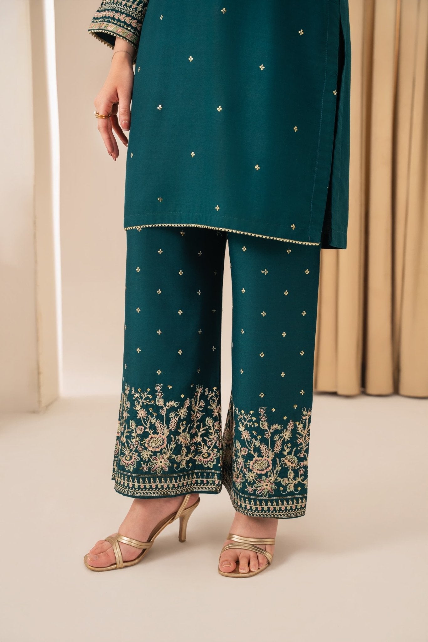 Liva embroided 3 pc - Noor - e - Ujala